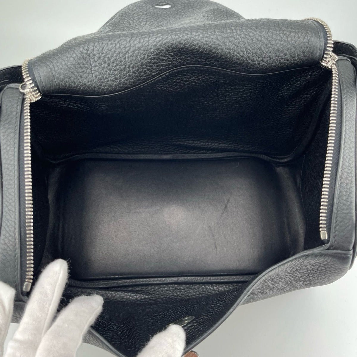 Hermes Lindy 30 Handbag — view 10