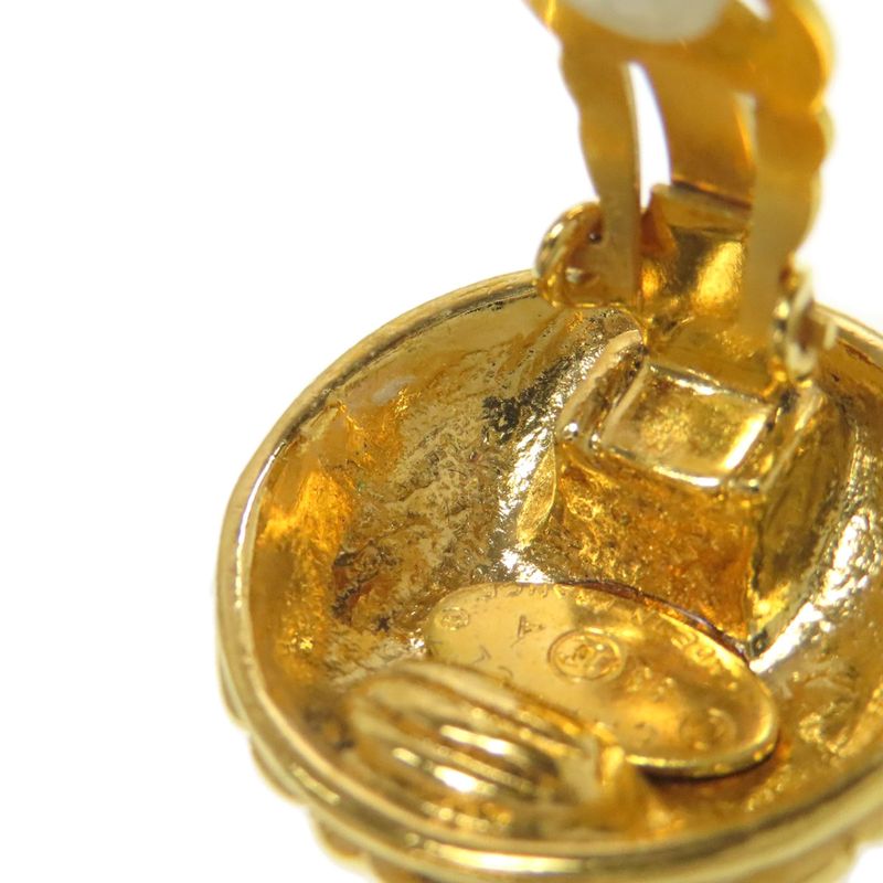 Chanel Matelasse Coco Button Earrings In Metal Ladies