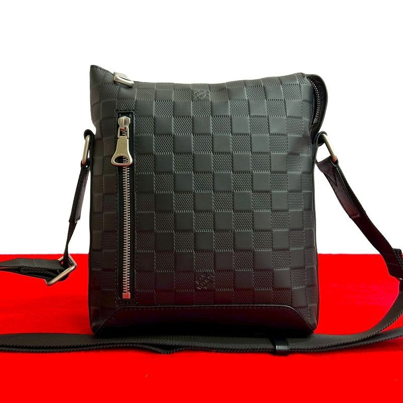 Louis Vuitton Discovery Messenger Damier Infini Leather Shoulder Bag Black 19288