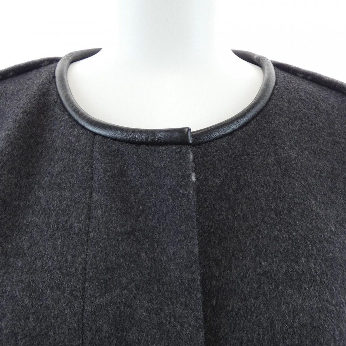 Louis Vuitton Cape Capes & Ponchos Gray — view 5