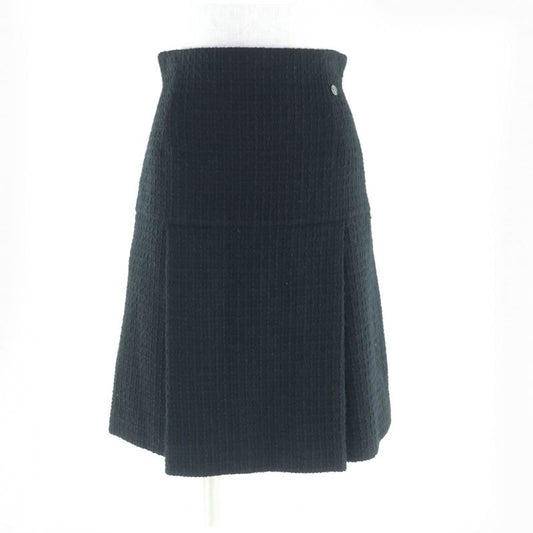 Chanel 100% Silk Lined Box Pleated Knee Length Tweed Skirt With Coco