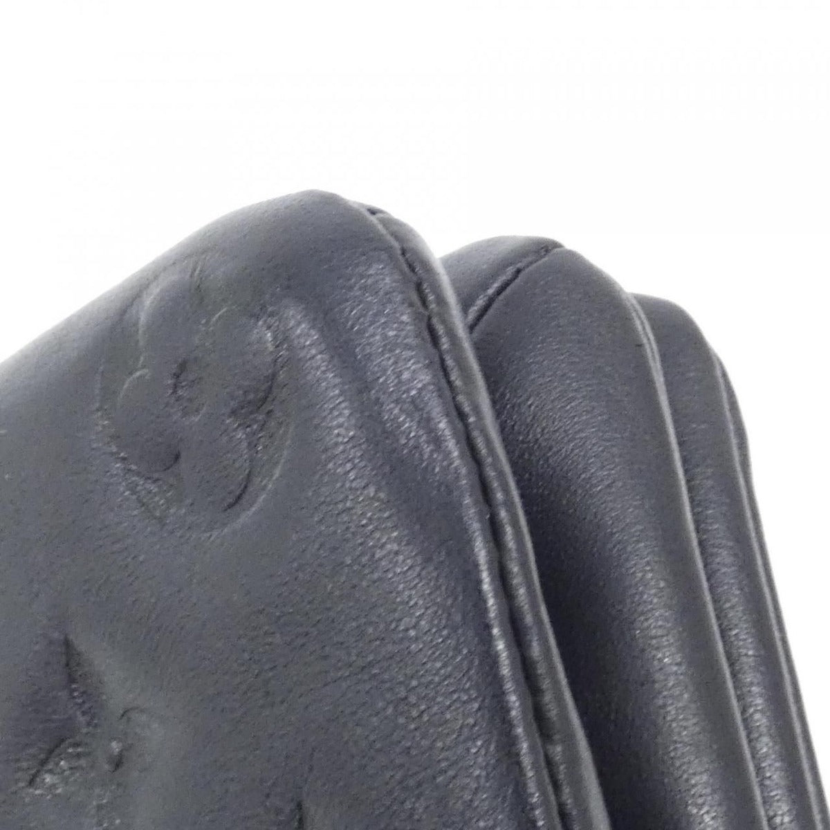 Louis Vuitton Pochette Cousin Shoulder Bag — view 4