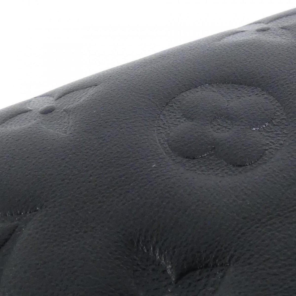 Louis Vuitton Pochette Cousin Shoulder Bag — view 6