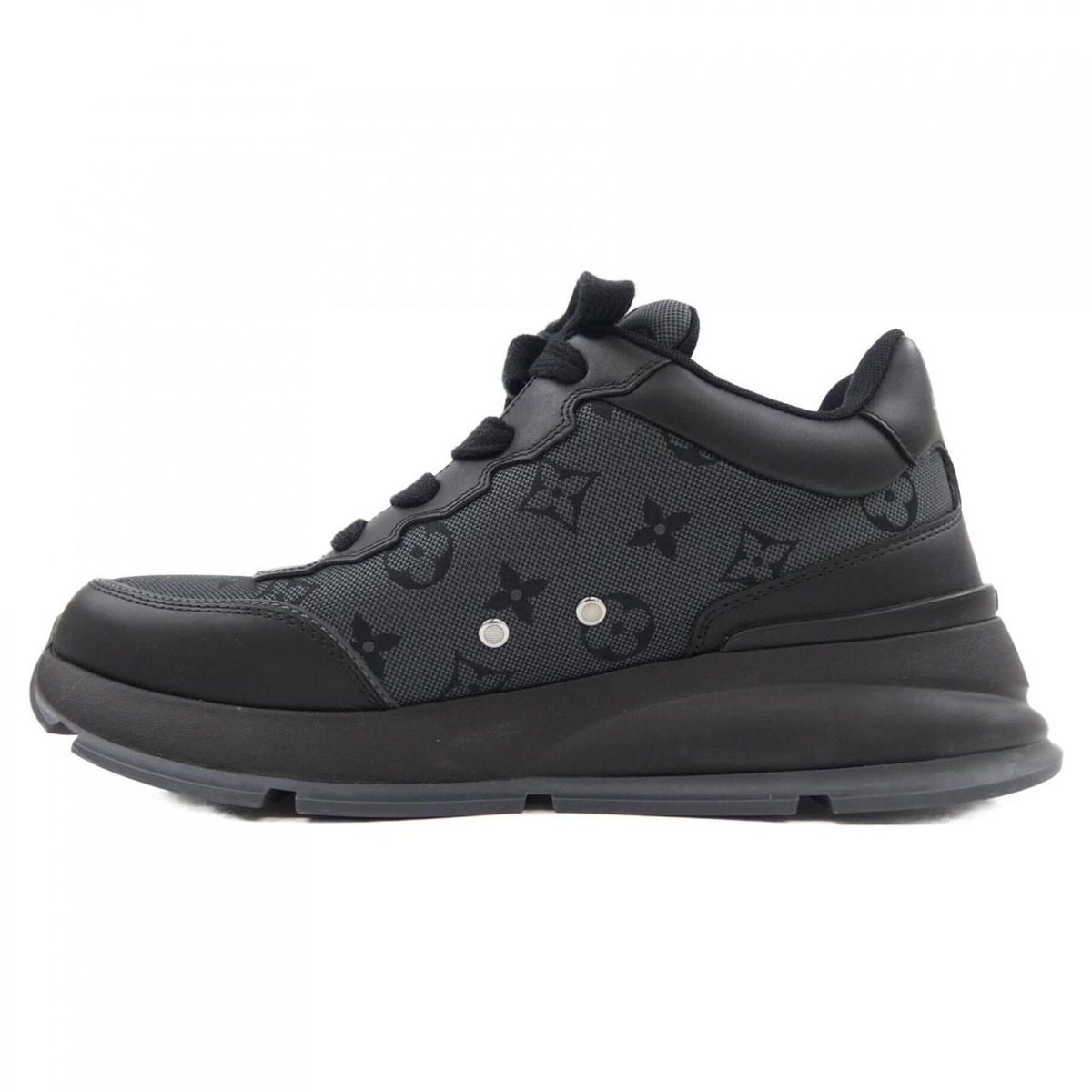 Louis Vuitton LV Classic Sneakers — view 2