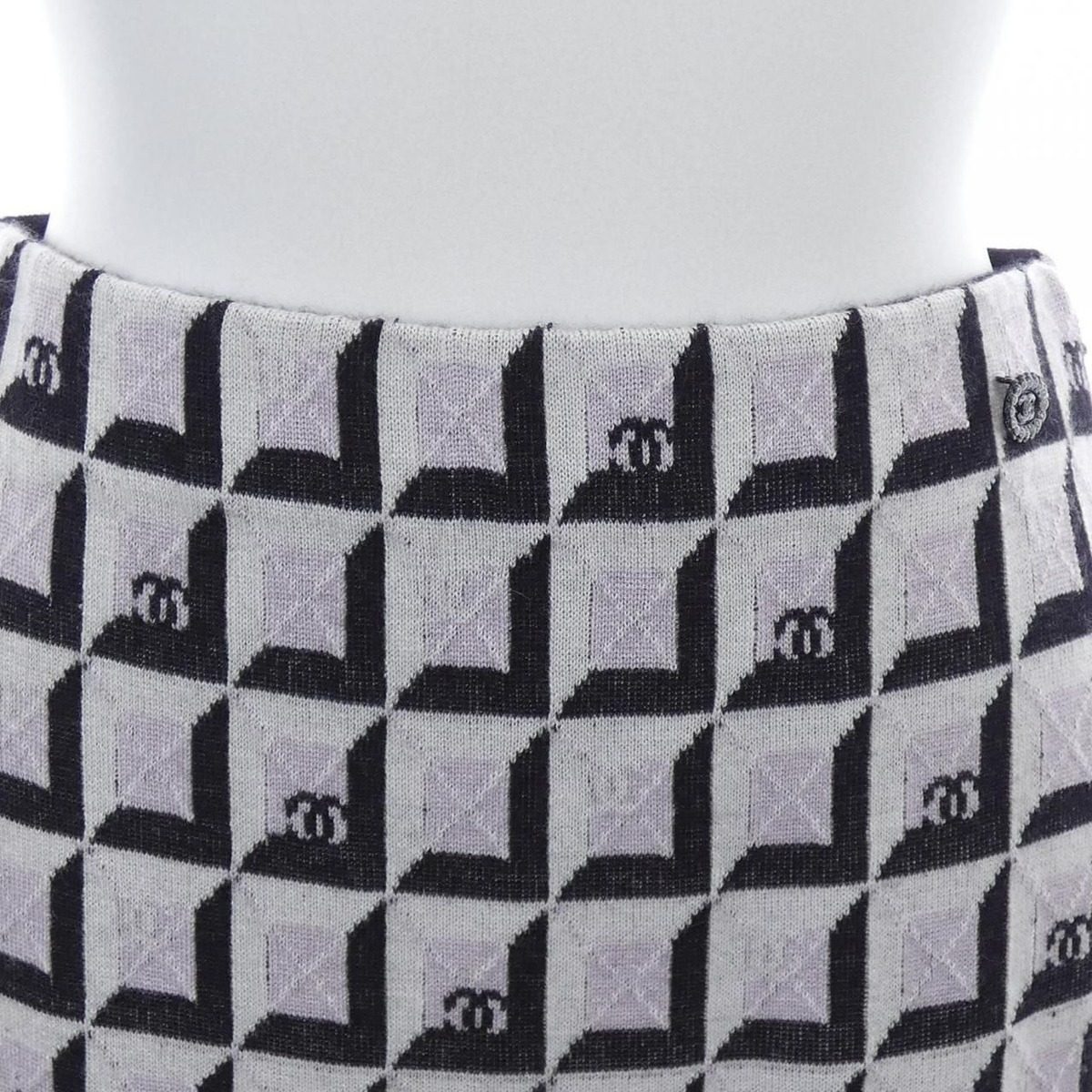 Chanel Look Ska-t Skirt — view 6