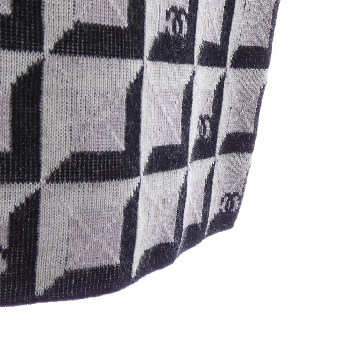 Chanel Look Ska-t Skirt — view 7