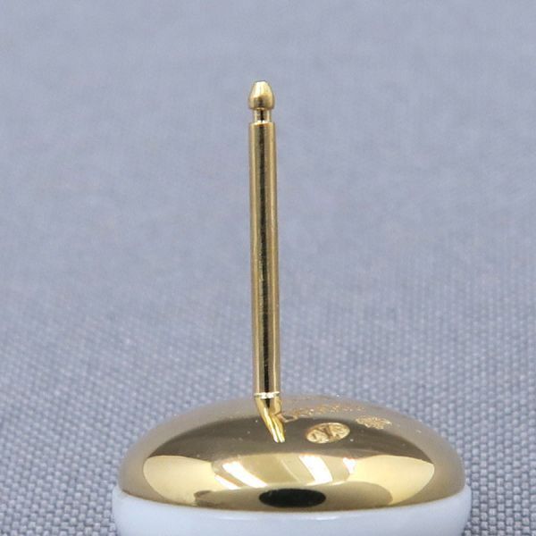 Louis Vuitton Color Blossom Diamond Earrings / White Agate