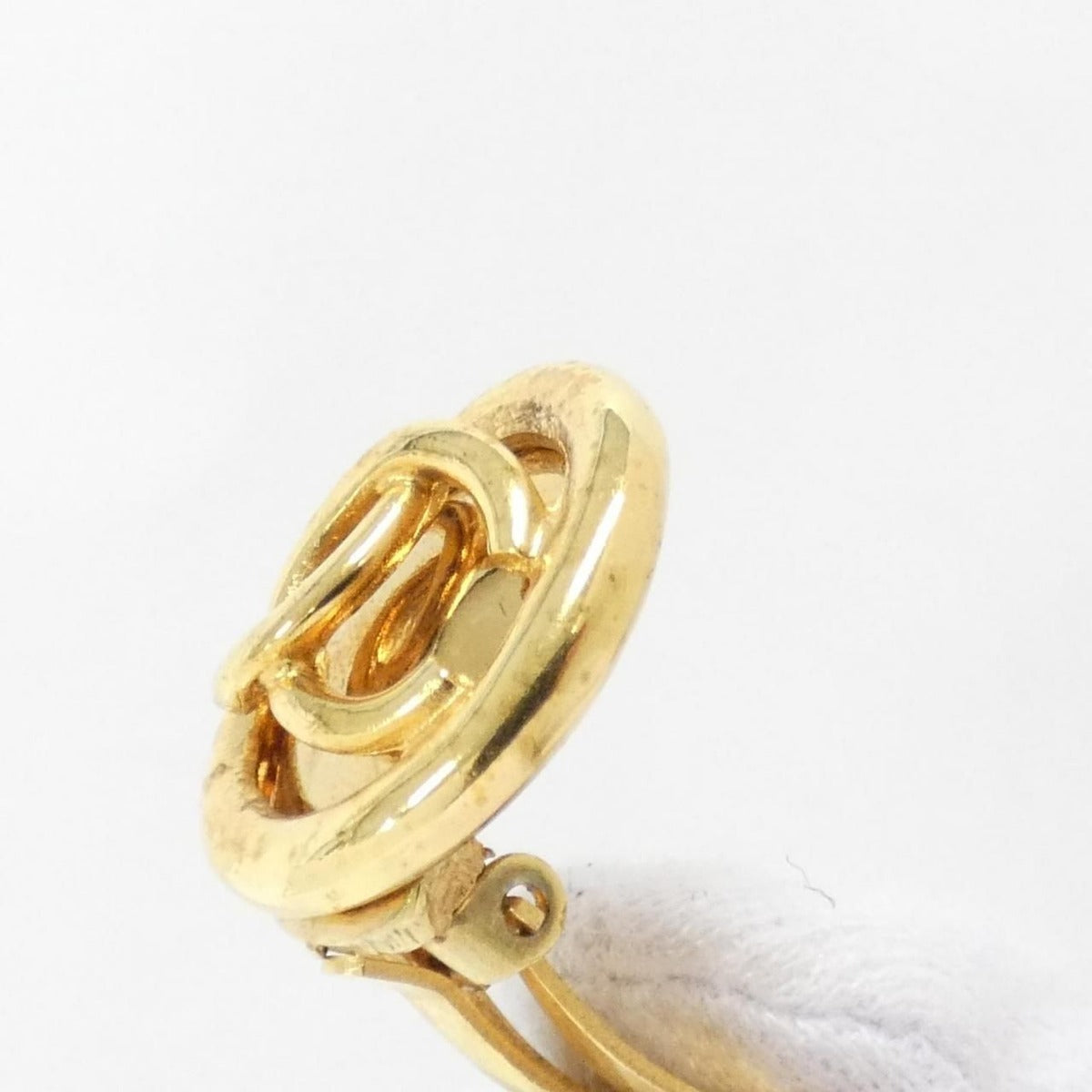 Chanel Vintage Earrings Gold — view 3