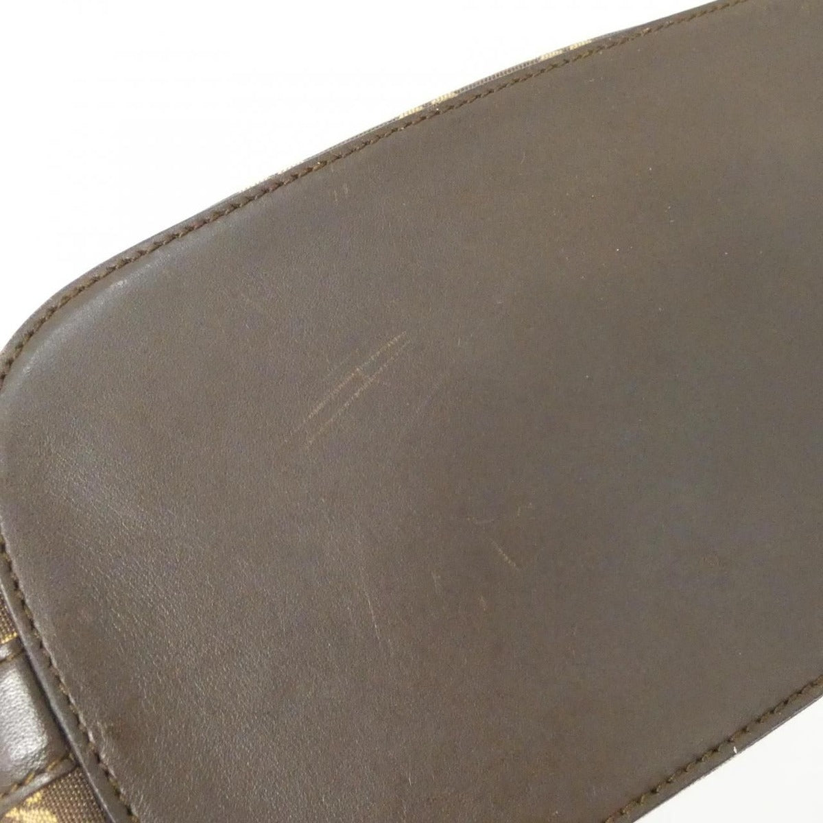 Gucci Vintage 001 Shoulder Bag — view 2