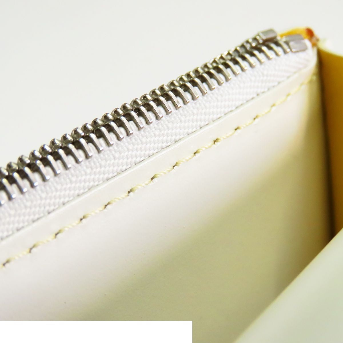 Goyard Flap Wallet White Leather Herringbone — view 7