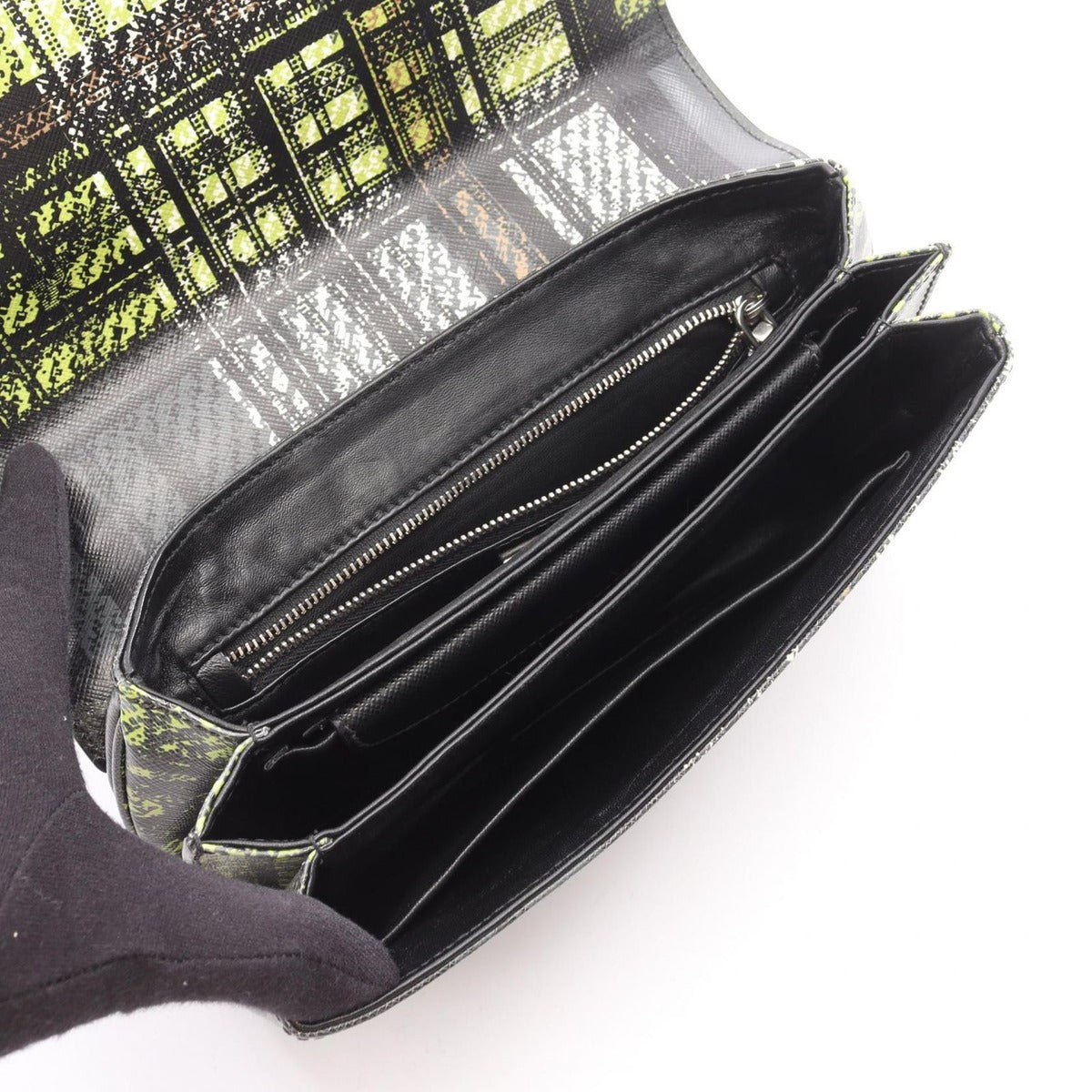 Prada Shoulder Bag Green Black Leather Chain — view 3