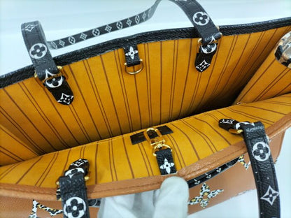 Louis Vuitton On The Go Monogram Jungle Tote Bag M44674