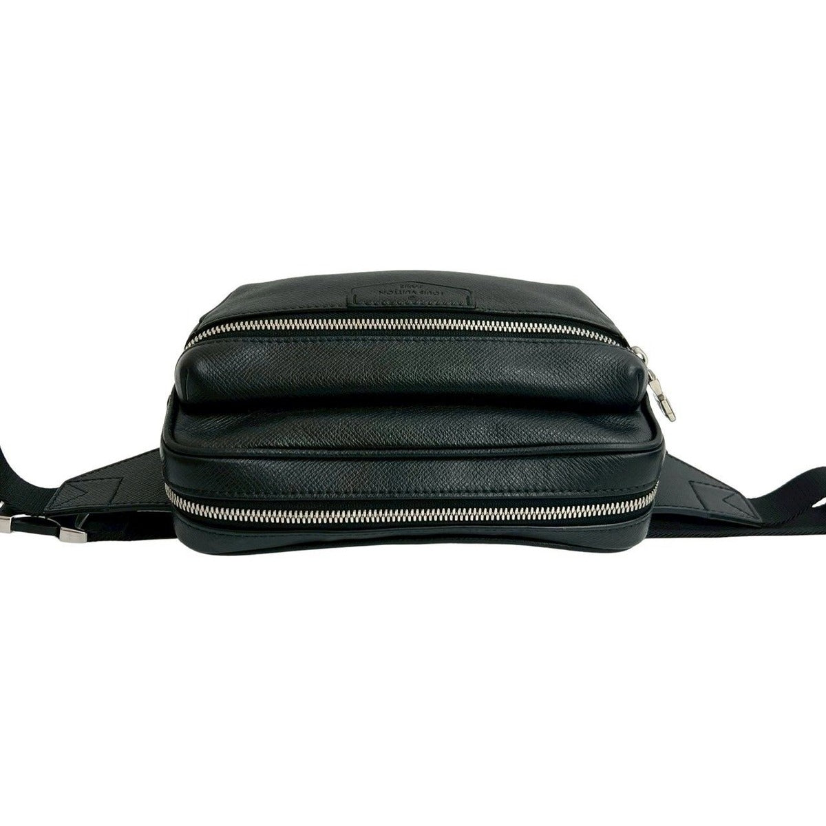 Louis Vuitton Bum Bag Outdoor PM Taiga Leather — view 4