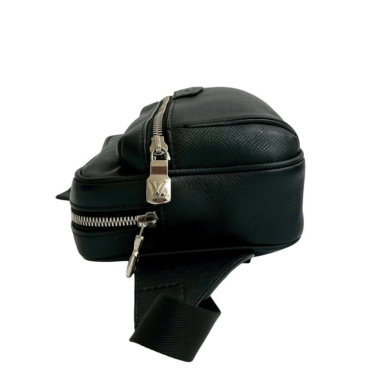 Louis Vuitton Bum Bag Outdoor PM Taiga Leather — view 5