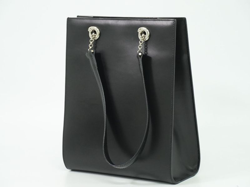 Authentic Cartier Leather Shoulder Bag Tote Bag Black Bag Pre-owned [follow-up