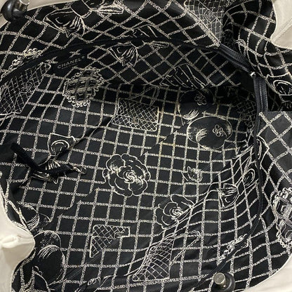 Chanel Essential Tote Ivory And Black Lambskin