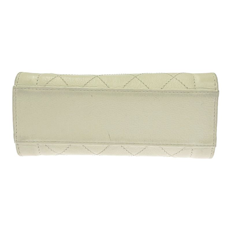 Chanel Matelasse Leather Click Label Shoulder Bag White 439887 Shoulder Bag