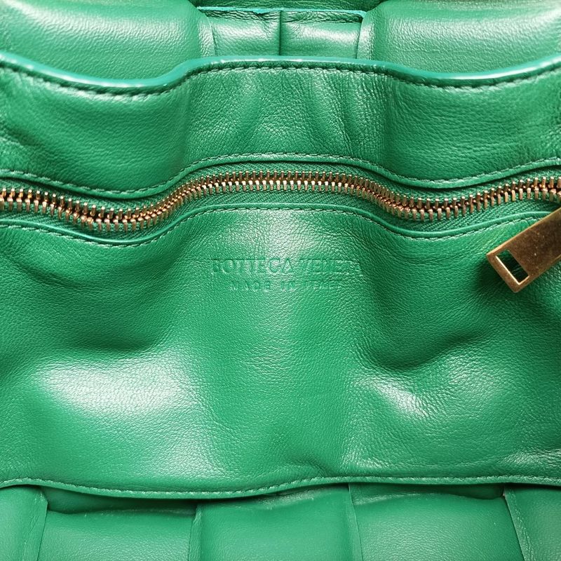 Bottega Veneta The Chain Cassette Green Lambskin B09392158t