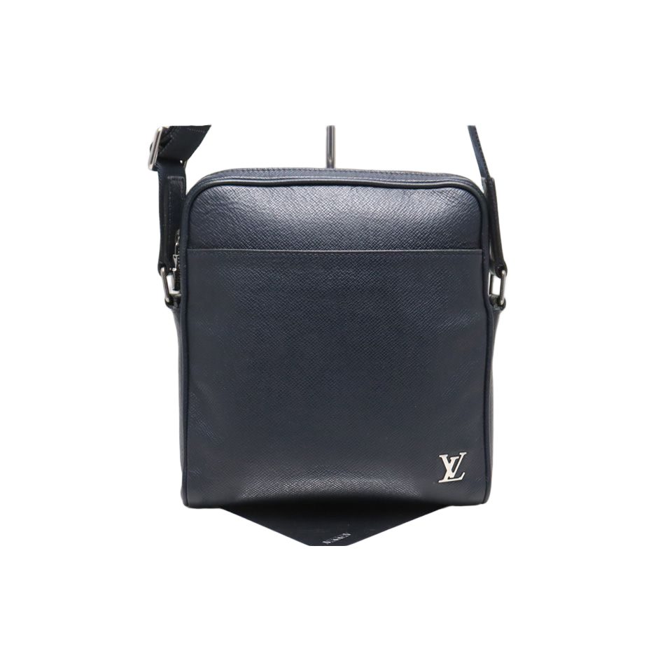 Louis Vuitton Taiga Messenger Ppm Leather Shoulder