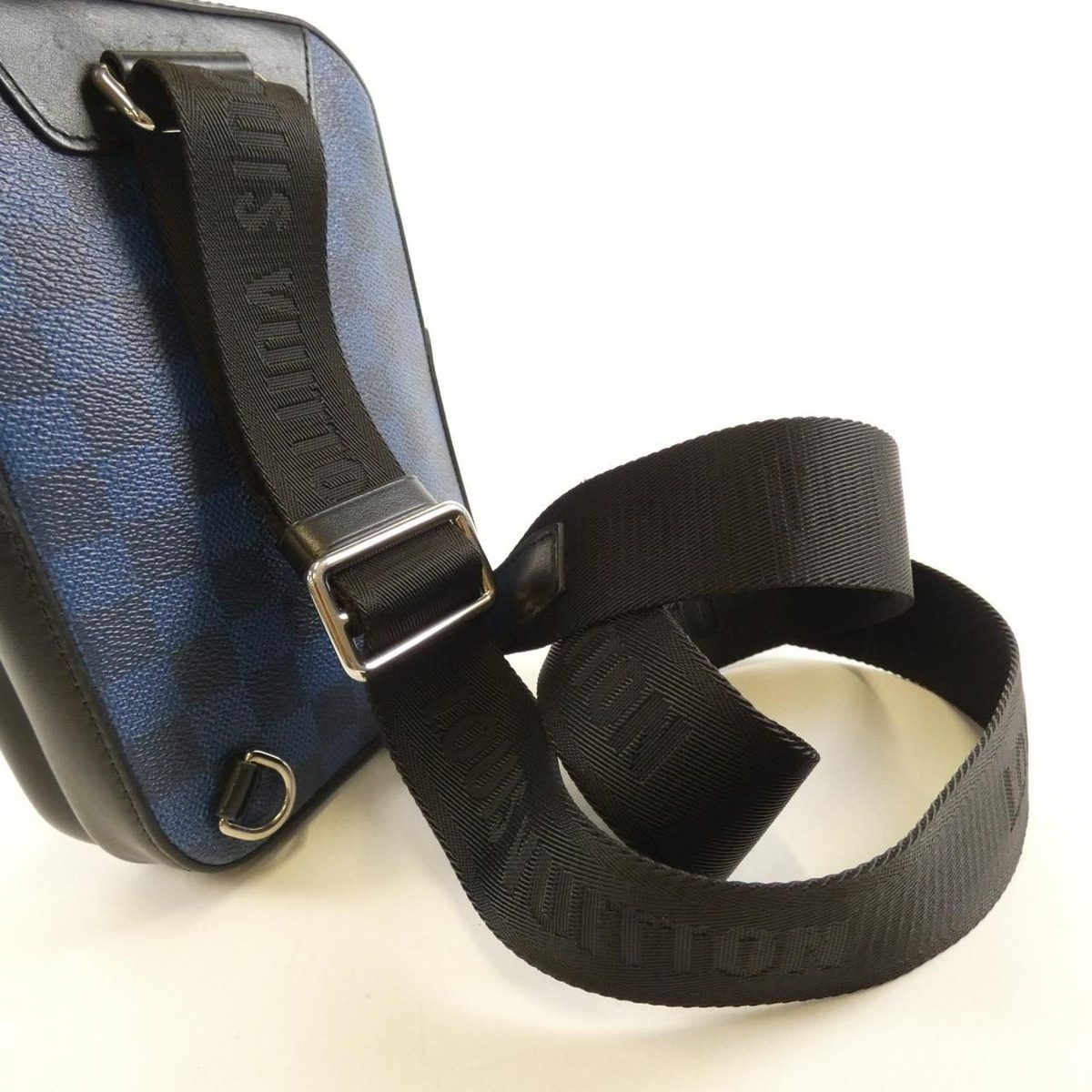 Louis Vuitton Damier Graphite Amazon Sling Bag — view 6