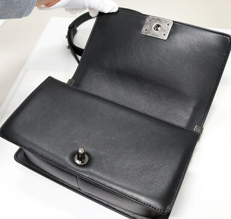 Chanel Shoulder Bag Boy Chanel Chain Shoulder Bag Lambskin Black Antique Silver