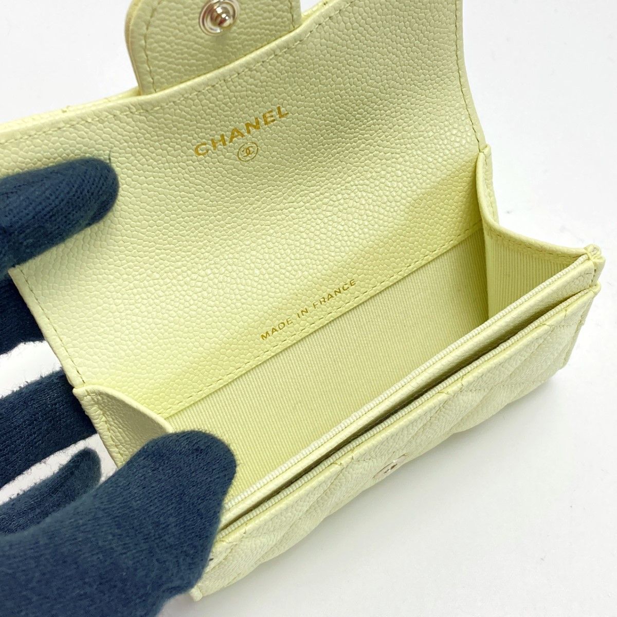 Chanel Matelasse Classic Flap Card Case Ap0214 Light Yellow Caviar Skin