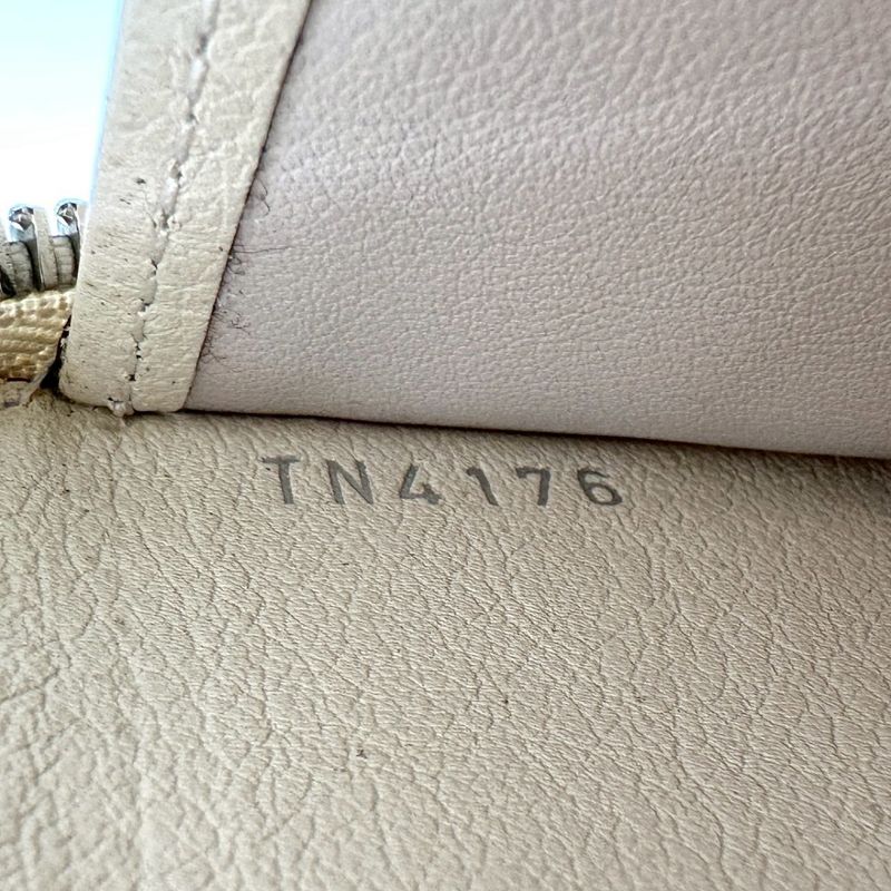 Louis Vuitton M61868 Monogram Mahina Round Zipper Zippy Wallet Long Wallet