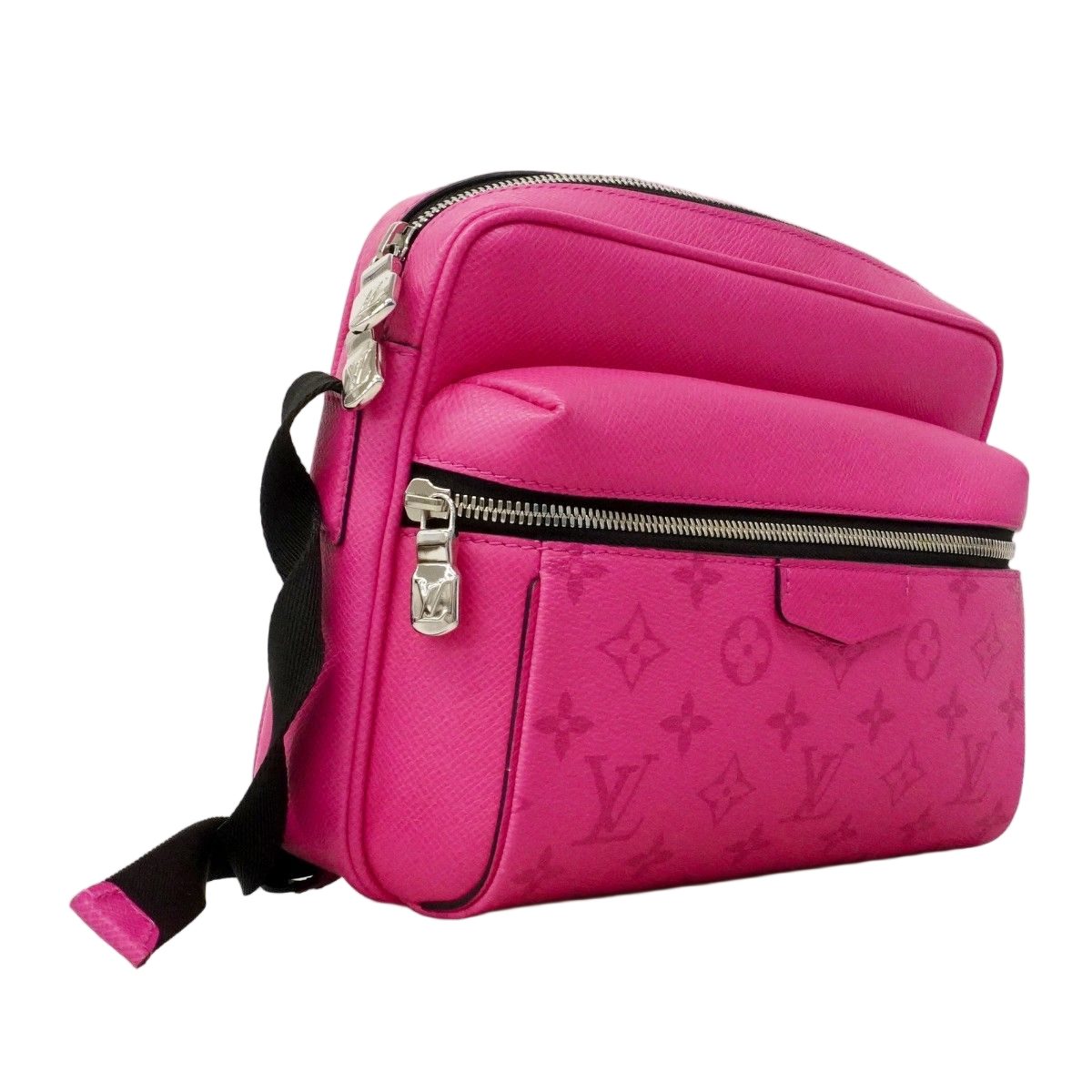 Louis Vuitton Shoulder Bag Taigarama Outdoor Messenger PM Fuchsia — view 2