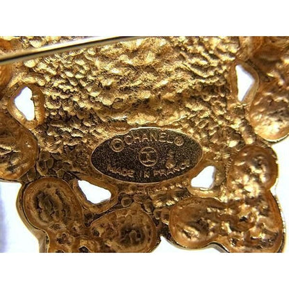 Chanel Brooch Gold Metal Pearl Flower Motif — view 4