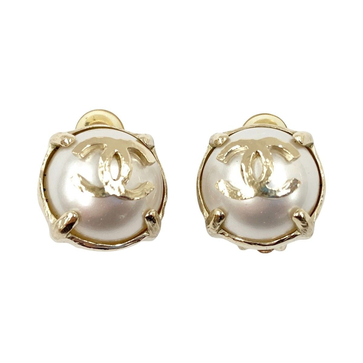 Chanel Coco Mark Pearl Earrings Accessories Gold White