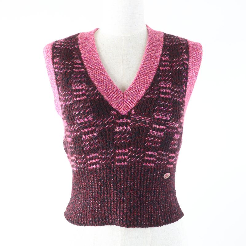 CHANEL P73852 Cashmere Wool Blend V-neck Knit Vest With Coco Mark Hardware
