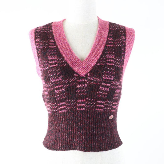 CHANEL P73852 Cashmere Wool Blend V-neck Knit Vest With Coco Mark Hardware