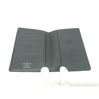 Louis Vuitton Passport Case Couverture Glacier Taiga — view 4