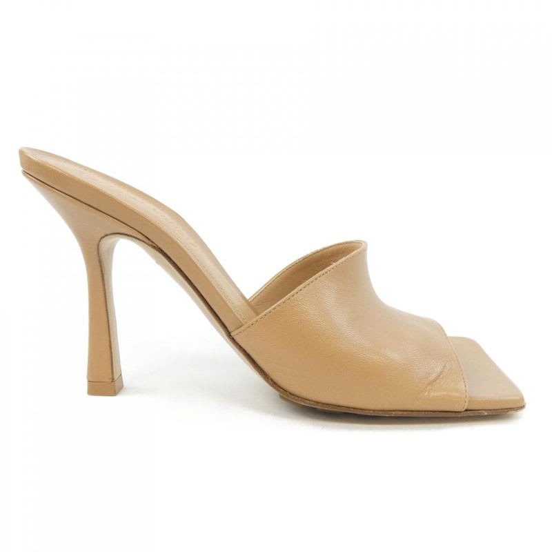 Bottega Veneta Size 34.5 Beige Sandals