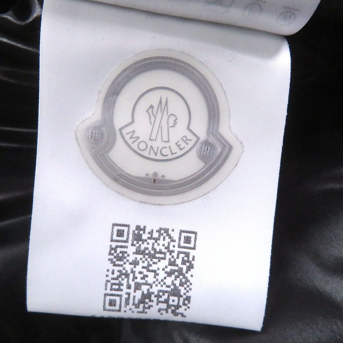 Bvlgari Moncler Wilson Giubbotto Logo All Over Pattern Patch Hooded Down Jacket — view 11