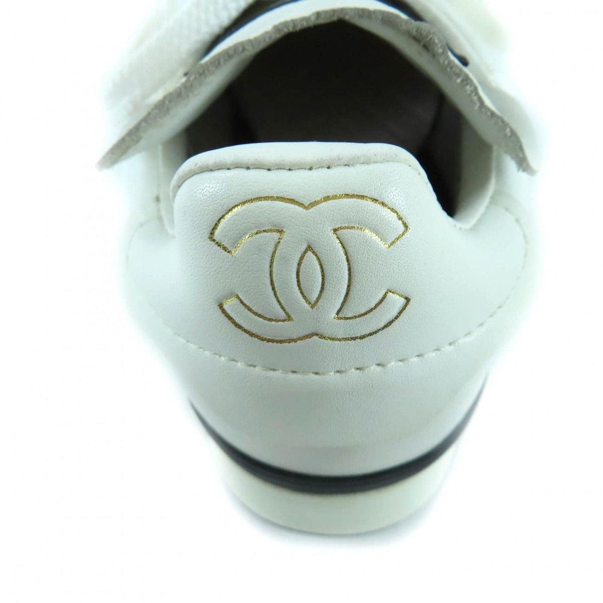 Chanel Quilted Lace-Up Leather Sneakers White 38 — view 10