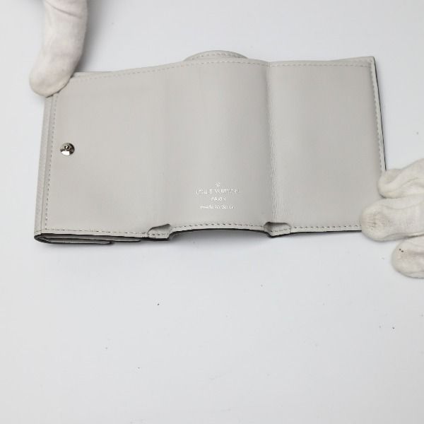 Louis Vuitton M67621 Taiga Diss Cabas Lee Compact Wallet