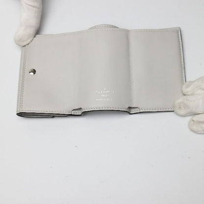 Louis Vuitton M67621 Taiga Diss Cabas Lee Compact Wallet