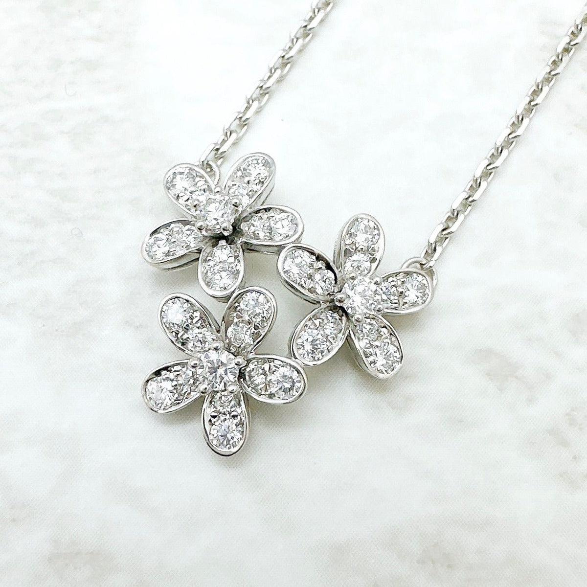 Van Cleef & Arpels Socrates 3 Flowers Diamond Necklace — view 2