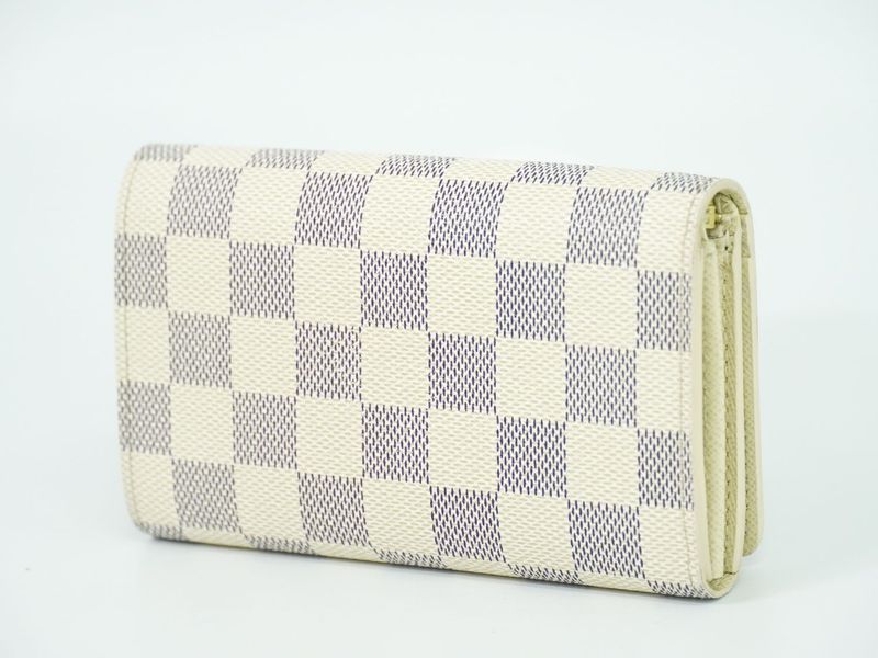 Authentic Louis Vuitton LV Portefeuille Trésor Damier Azure Fold Wallet White