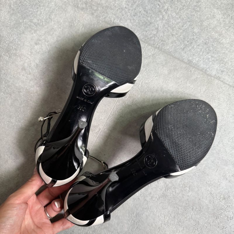 Chanel Pearl Coco Mark Ribbon Design Pumps Leather Patent Leather Black White