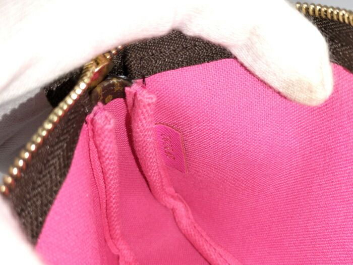 Louis Vuitton Mini Pochette Accessoire Monogram Vivienne M81633