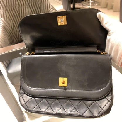 ◎authentic Chanel Half Moon Shoulder Bag Black