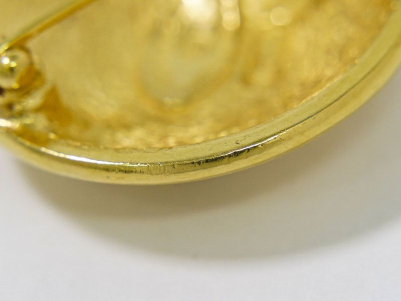 Authentic Chanel Coco Mark Matelasse Brooch GP Gold Plated Matelasse Accessories