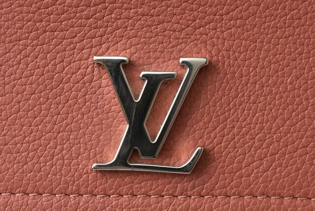 Louis Vuitton Lock Me Wallet Louis Vuitton Long Wallet Portefeuille Lock Me 2
