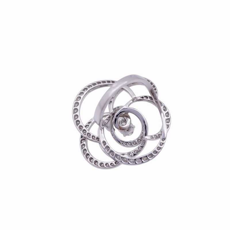 Chanel Camellia Oval Diamond 08ct / 140 Diamonds 181ct Diamond #51 18K White