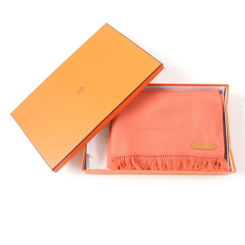 Hermes Grand Chevron 100% Cashmere Rose Blush Leather Scarf With Logo Patch And