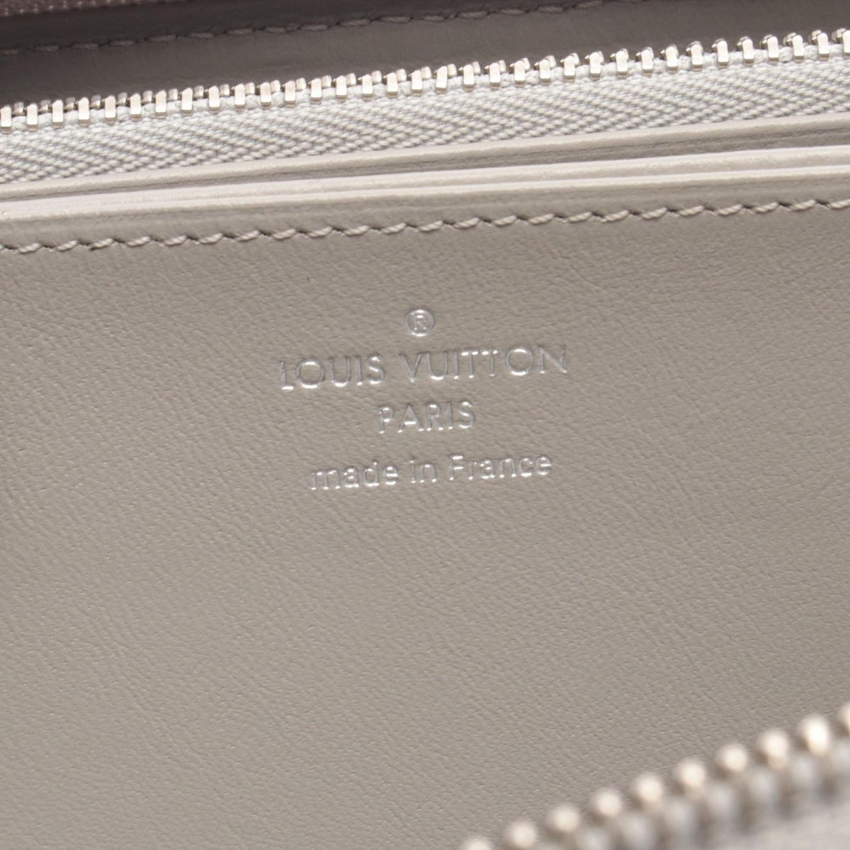 Louis Vuitton Round Wallet Zippy Silver Gray Leather Metallic — view 5