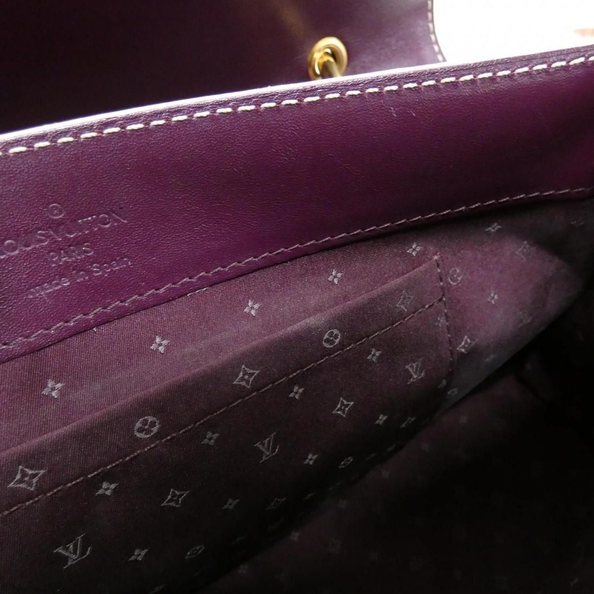 Louis Vuitton Suhali Shoulder Bag — view 8