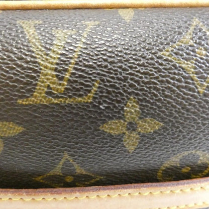 Louis Vuitton Monogram Reporter 28 cm Shoulder Bag — view 5